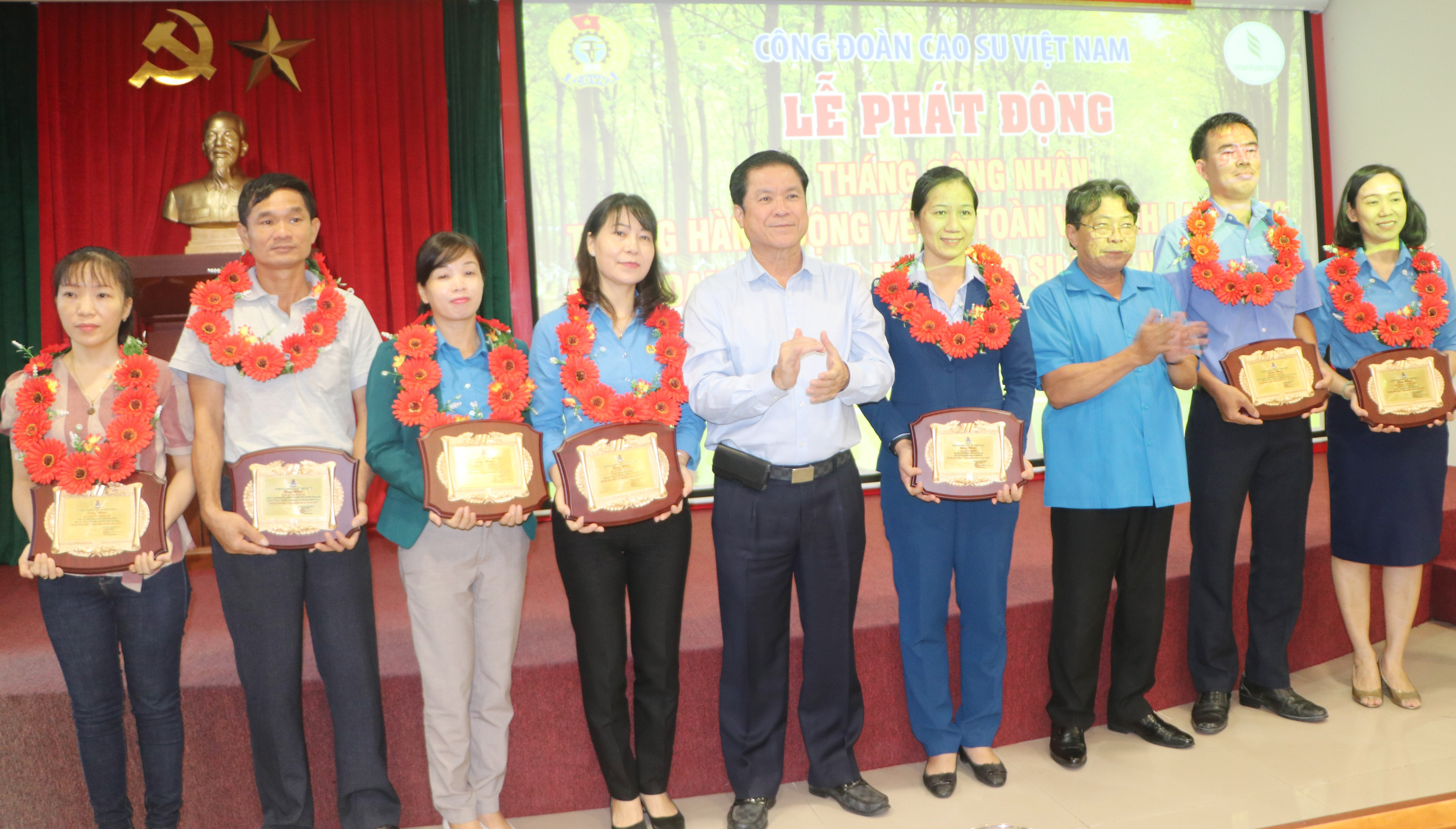 Công đoàn Cao su Việt Nam phát động Tháng Công nhân năm 2021